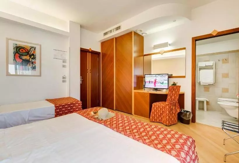 Classic Kolmen Hengen Huone, Europa Beach Village