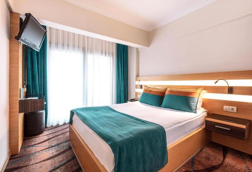 Номер Стандарт Вид на Море, Ilayda