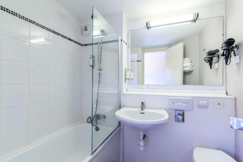 이그제큐티브 룸, Intertower