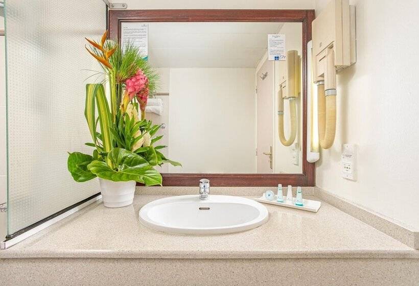 컴포트 룸, Karibea La Valmeniere