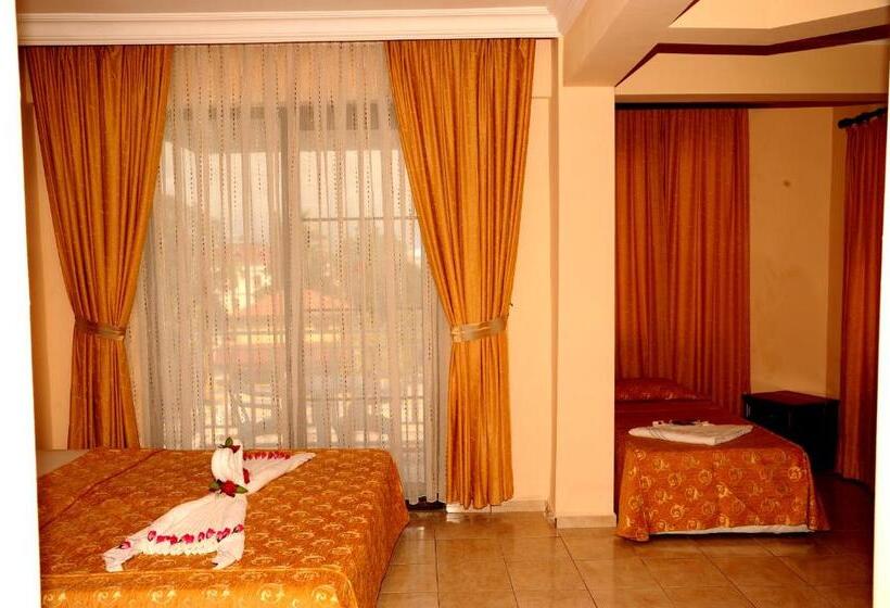 اتاق خانوادگی, Selge Hotel Side