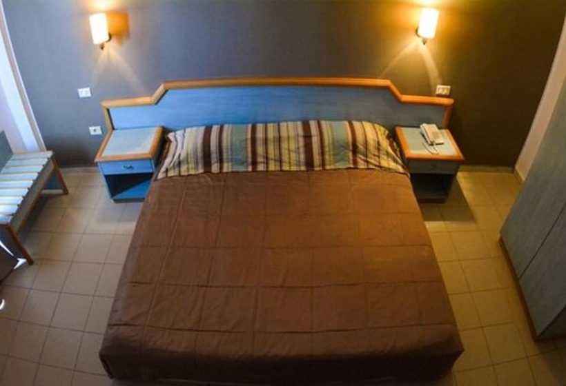 اتاق استاندارد سه نفره, Sousse City And Beach