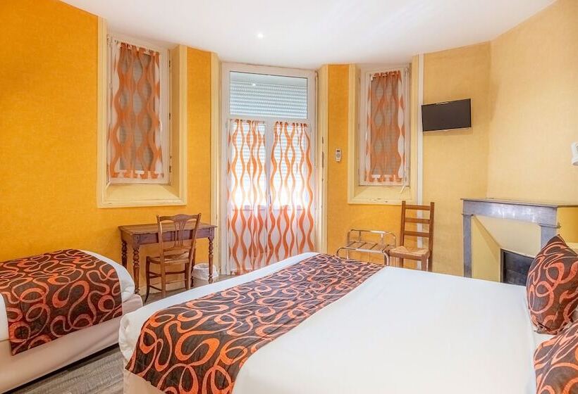 Номер Стандарт Трехместный, The Originals City, Hôtel Régina, Périgueux