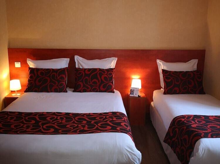标准三人间, The Originals City, Hôtel Régina, Périgueux