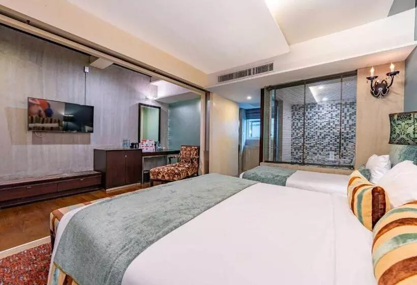 デラックスの４人部屋, Sunbeam Hotel Pattaya   Sha Extra Plus