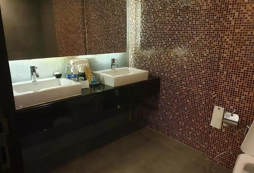 スイート, Sunbeam Hotel Pattaya   Sha Extra Plus