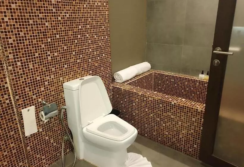 スイート, Sunbeam Hotel Pattaya   Sha Extra Plus
