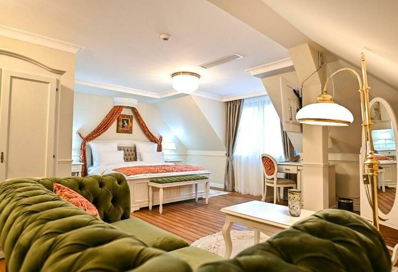اتاق لوکس, Grant Boutique
