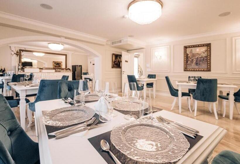 Номер Deluxe, Grant Boutique