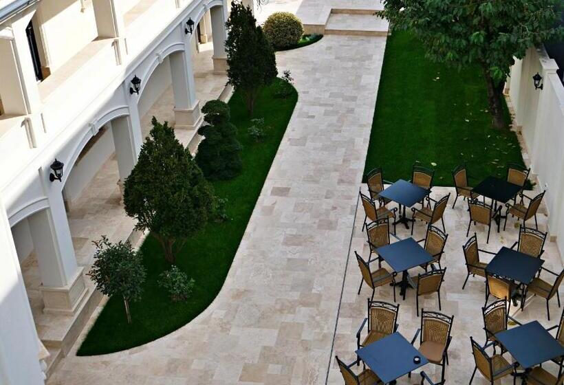 Апартаменты 1 Спальня Вид на Сад, Grant Boutique