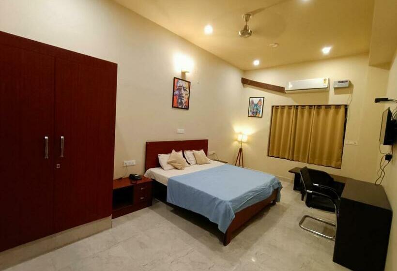 Deluxe Rum, Green Hillock