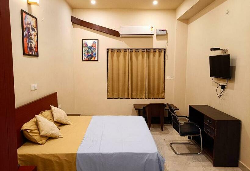 Deluxe Rum, Green Hillock