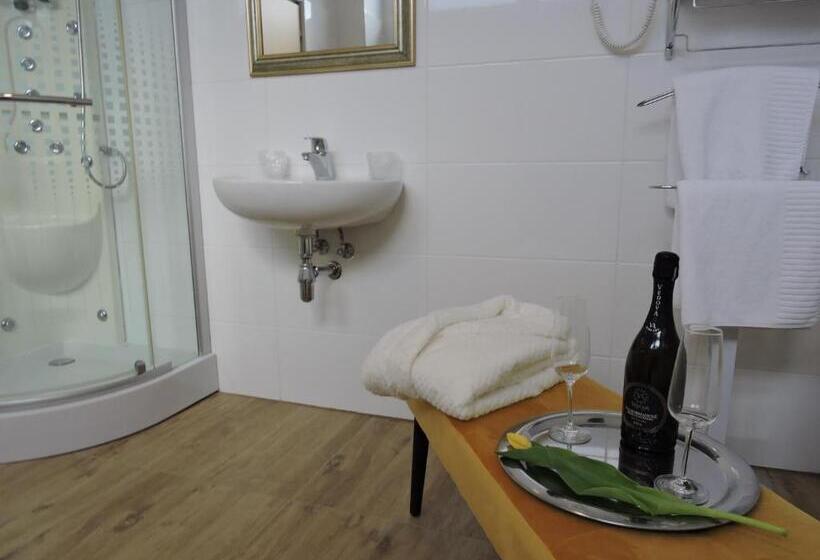 デラックスルーム, Primma