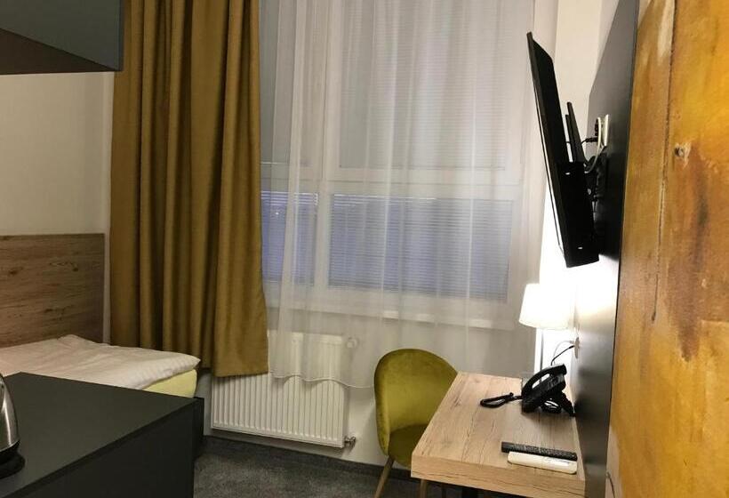 חדר סטנדרט יחיד, Primma