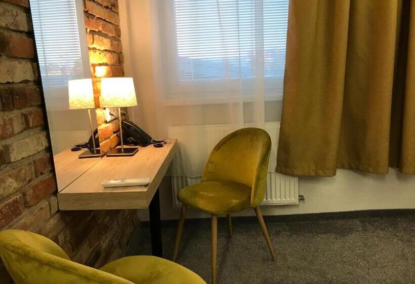 חדר סטנדרט, Primma