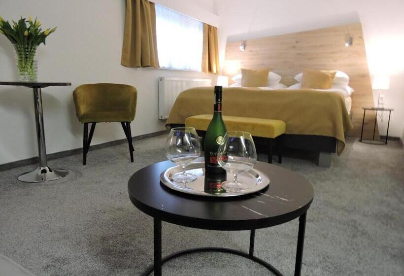 חדר דלוקס, Primma