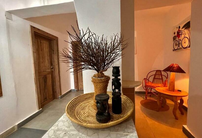 家庭间, Stone Resort