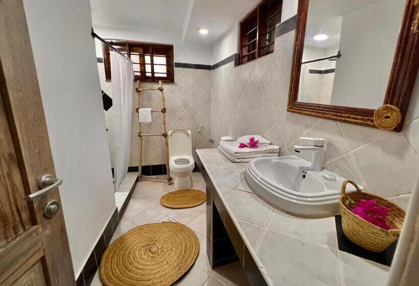 家庭间, Stone Resort