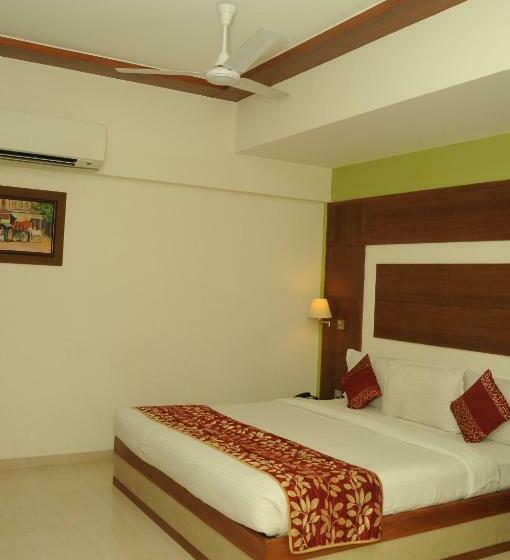 חדר דלוקס, Ponnis Grand Inn