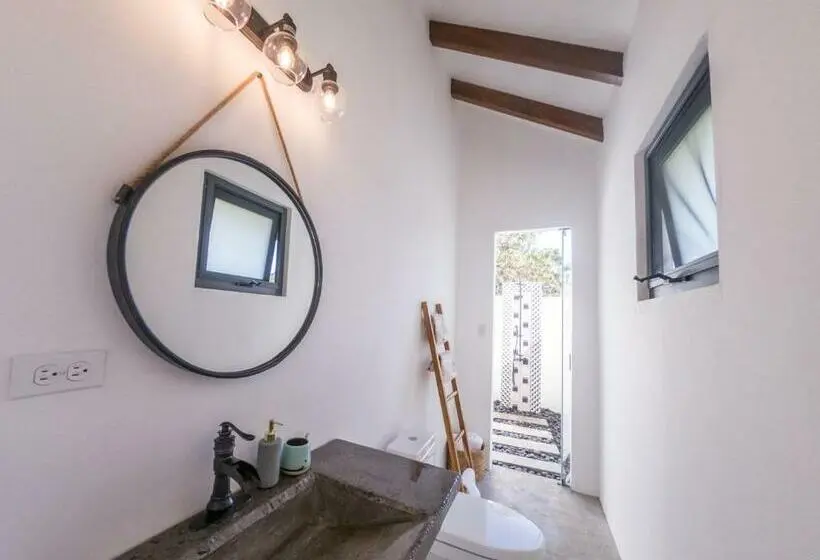 استودیوی سوپریور, Catalina S Hideaway