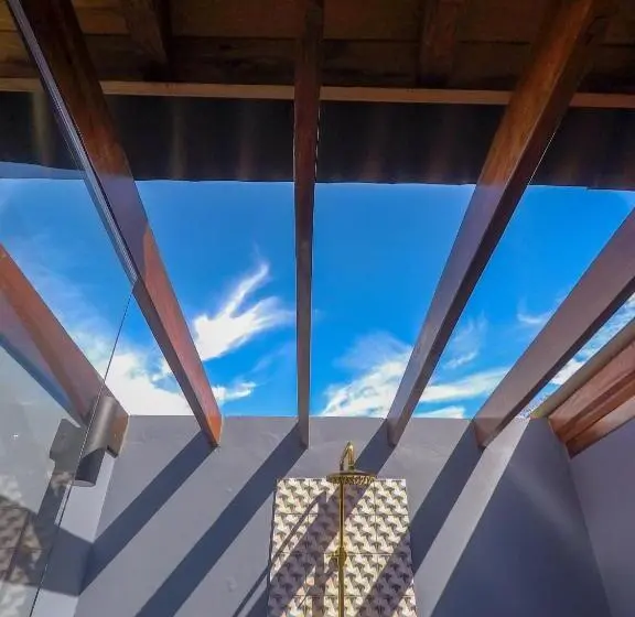 سوئیت جونیور با چشمانداز باغ, Catalina S Hideaway