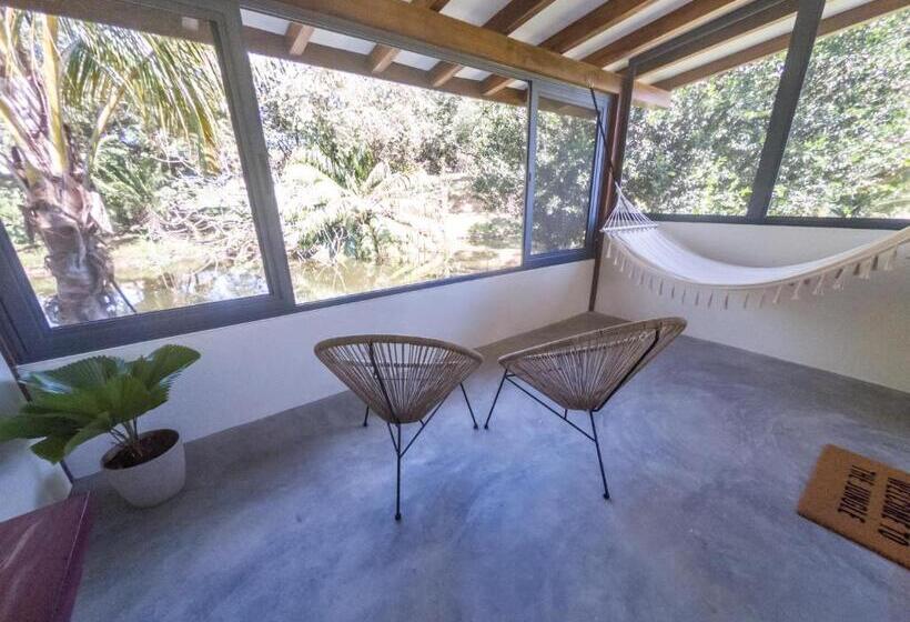수피리어 스튜디오, Catalina S Hideaway
