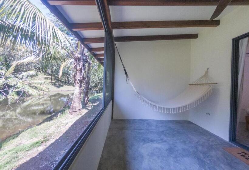 Standard studio with lake view, Catalina S Hideaway