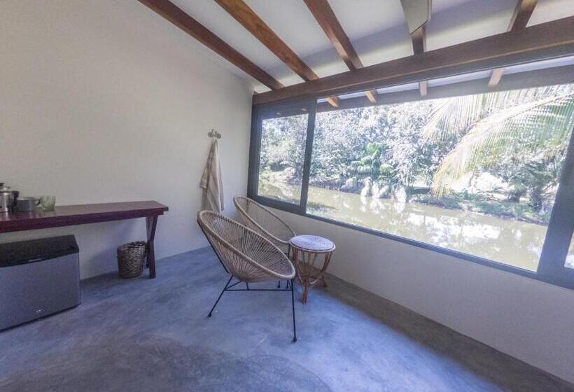 Standard studio with lake view, Catalina S Hideaway