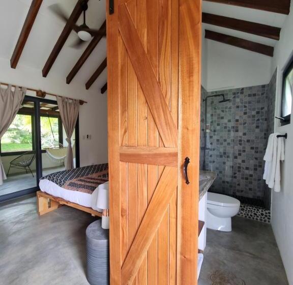 Standard studio with lake view, Catalina S Hideaway