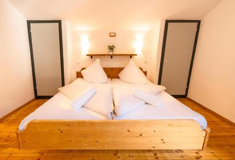 Трехместный Номер Стандарт с Балконом, Das Cityhouse