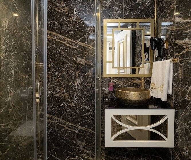 Camera Familiare, Leslion Luxury