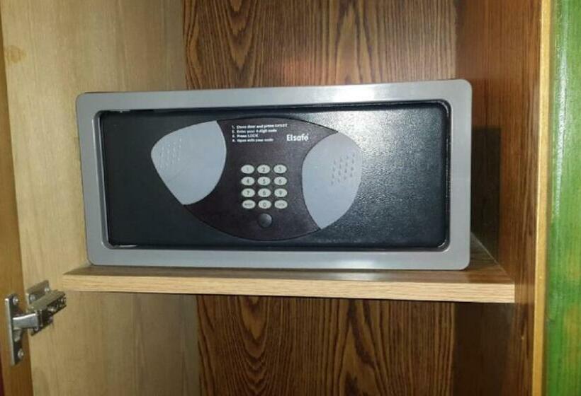 اتاق استاندارد یک نفره, Mazafran