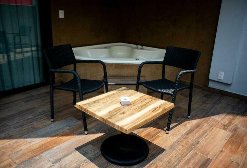 Люкс с гидромассажем, Círculo Condesa