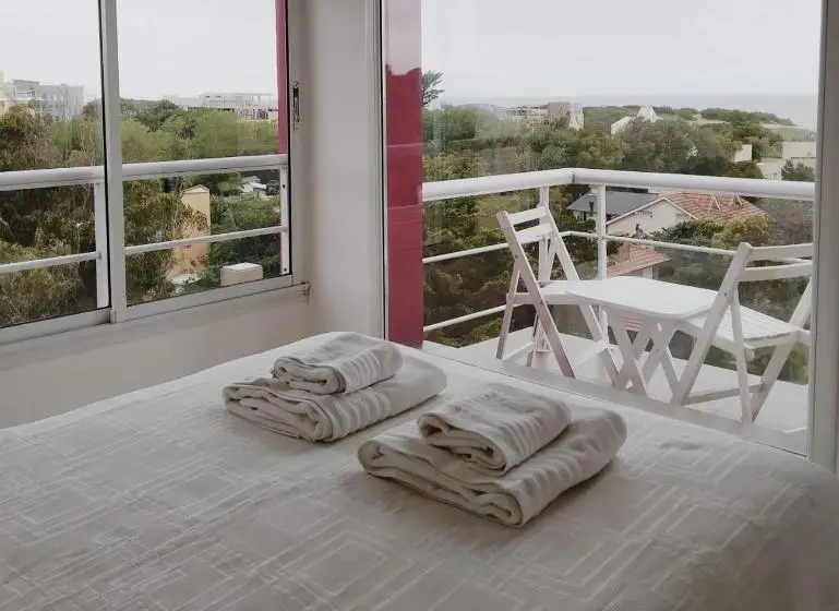 オーシャンビュースタンダードルームバルコニー付き, La Ramona Bed & Breakfast