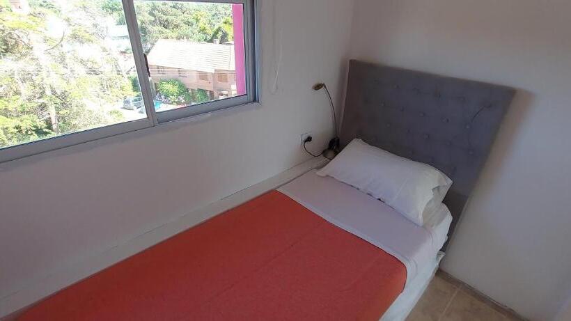 オーシャンビュースタンダードルームバルコニー付き, La Ramona Bed & Breakfast