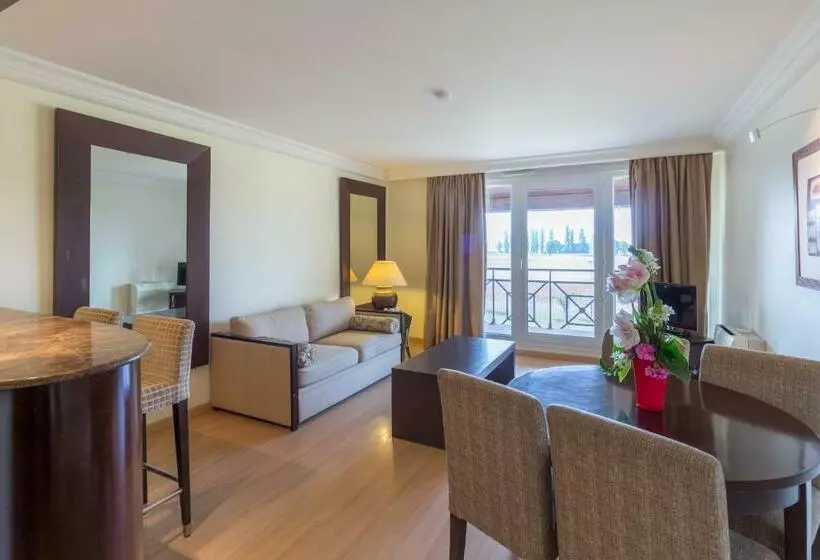 Huoneisto 2 Makuuhuonetta, Grand Geneve Residence Excellior