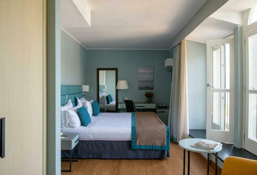 اتاق لوکس, Grand Hotel Portovenere