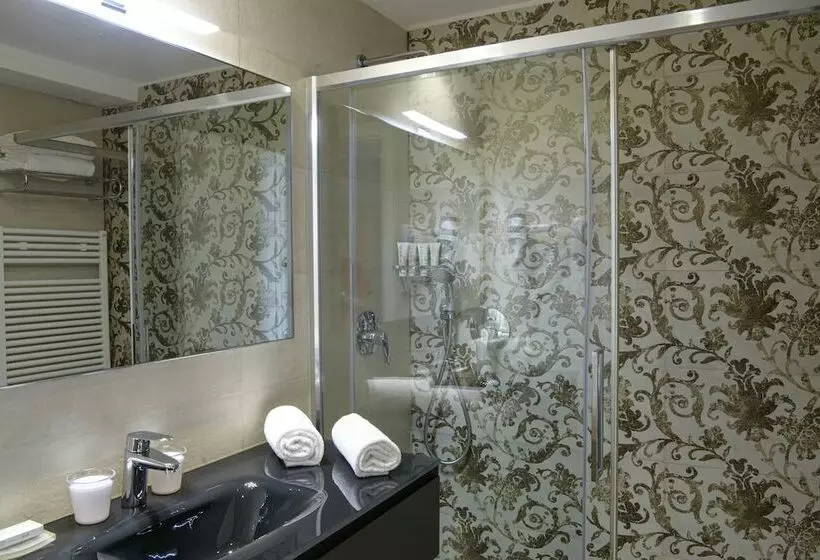 اتاق لوکس, Grand Hotel Portovenere
