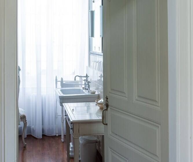 חדר דלוקס לשלושה, Château De La Ballue   Teritoria