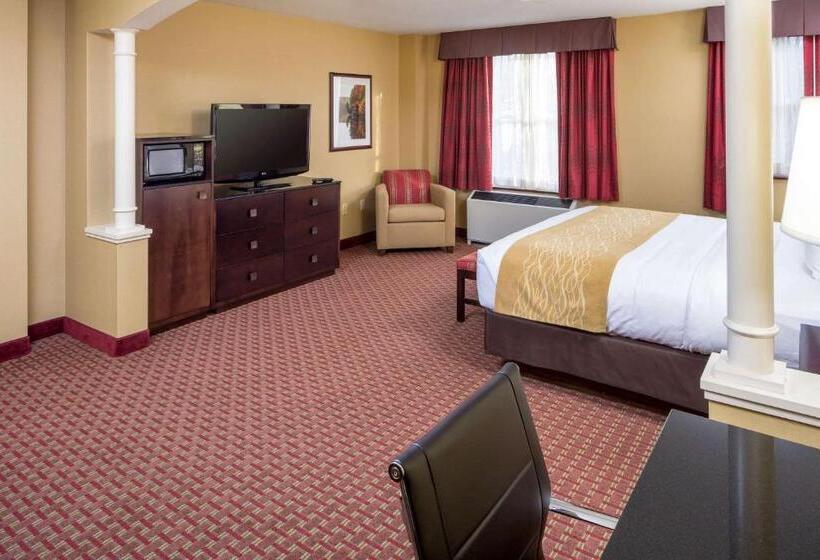 キングサイズベッドのスタンダードルーム, Comfort Inn & Suites Near Burke Mountain