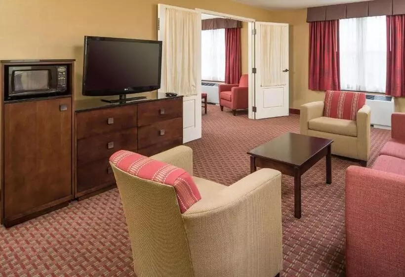 身障者適用スイートルーム, Comfort Inn & Suites Near Burke Mountain