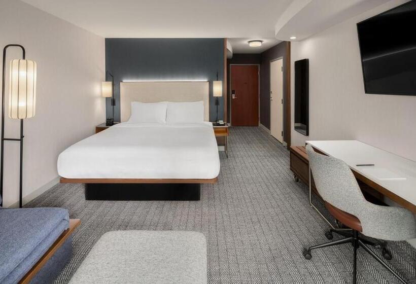غرفة قياسية سرير كينج لذوى الإحتياجات الخاصة, Courtyard By Marriott Seattle Bellevue/downtown