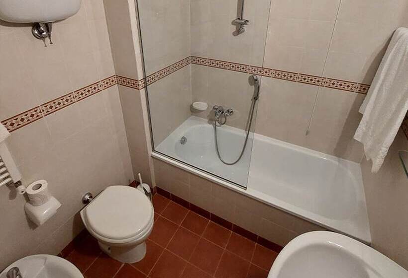 Habitació Triple Estàndard, Choco