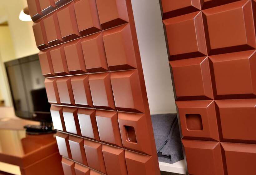 Habitació Superior, Choco