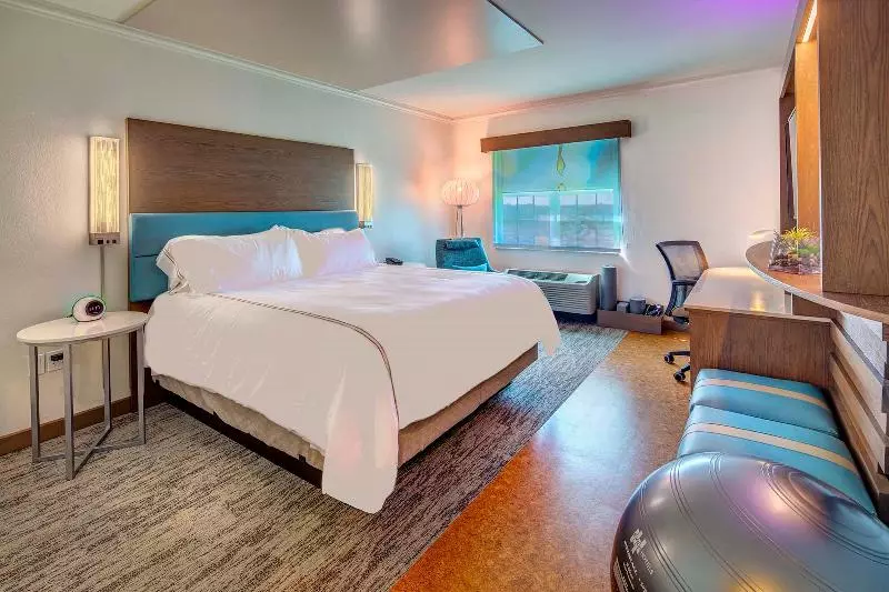 キングサイズベッドのスタンダードルーム, Even Hotels Sarasota Lakewood Ranch, An Ihg
