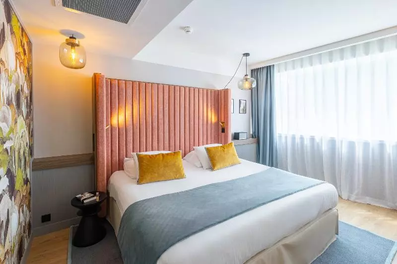 اتاق استاندارد, Golden Tulip Aix Les Bains Hotel & Spa