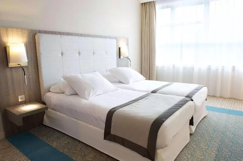 اتاق استاندارد, Golden Tulip Aix Les Bains Hotel & Spa