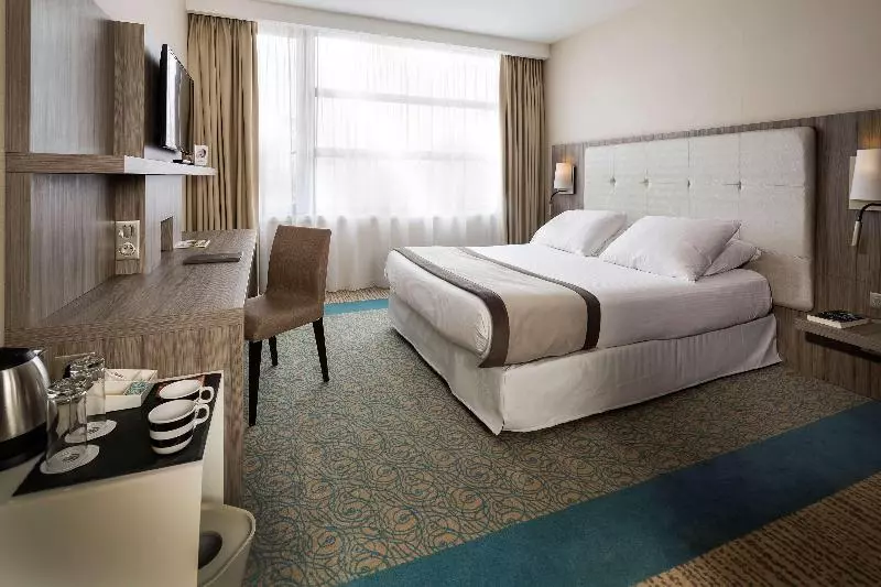اتاق استاندارد, Golden Tulip Aix Les Bains Hotel & Spa