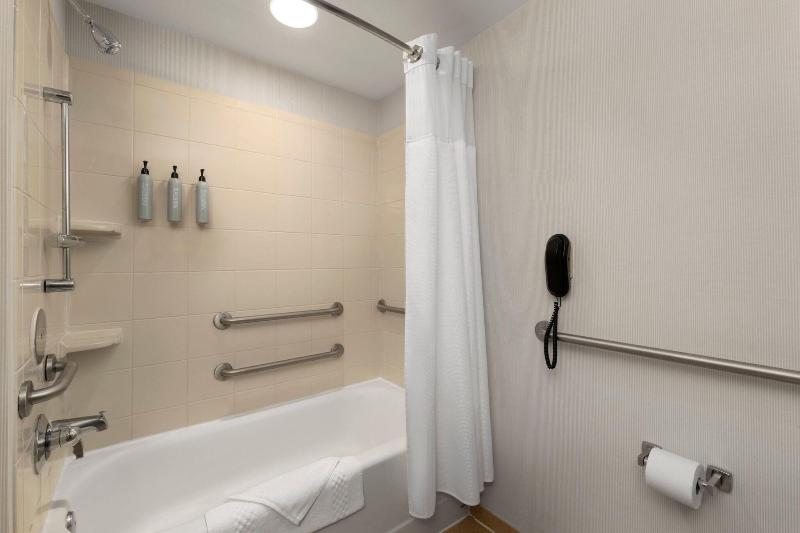 스위트 킹사이즈 침대, Hilton Los Angeles/san Gabriel