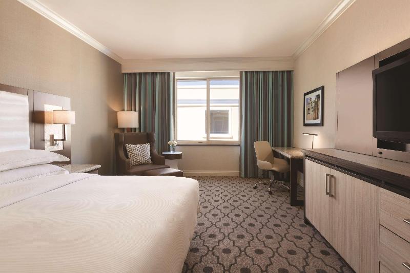 디럭스 룸 킹사이즈 침대, Hilton Los Angeles/san Gabriel